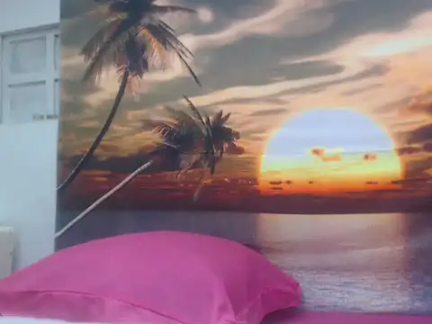Snapshot of GoldenLuxeLady chatting on 05-11-26, 04:18 GoldenLuxeLady online show from 05-11-26, 04:18