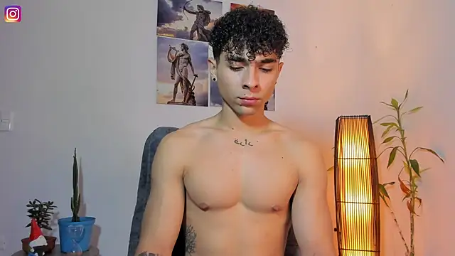 Snapshot of Alex_zt7 chatting on 05-04-26, 12:23 Alex zt7 online show from 05-04-26, 12:23