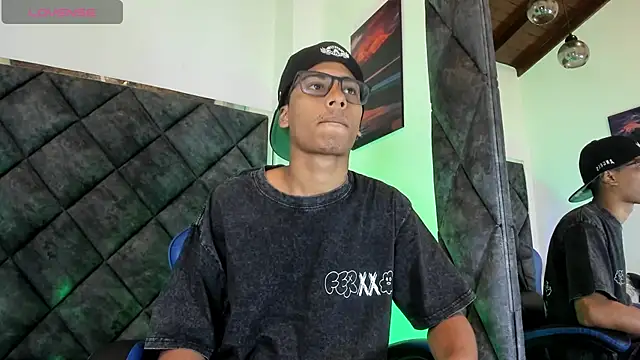 LiamKron online show from 07-11-26, 10:51