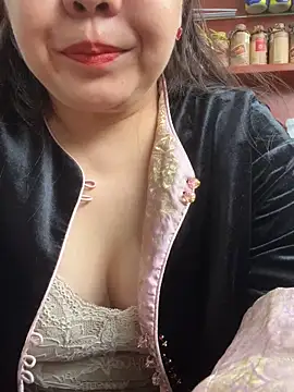 Snapshot of yhan1314 chatting on 04-21-26, 02:51 yhan1314 online show from 04-21-26, 02:51