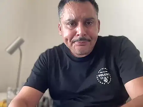 Necesitotrabajo online show from 04-08-26, 05:02