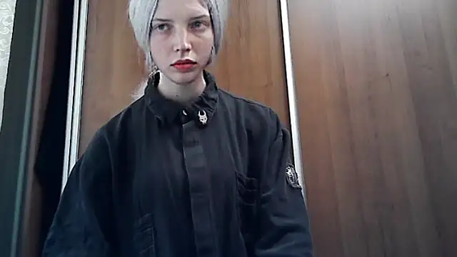 Crimson Lady online show from 05-18-26, 04:46