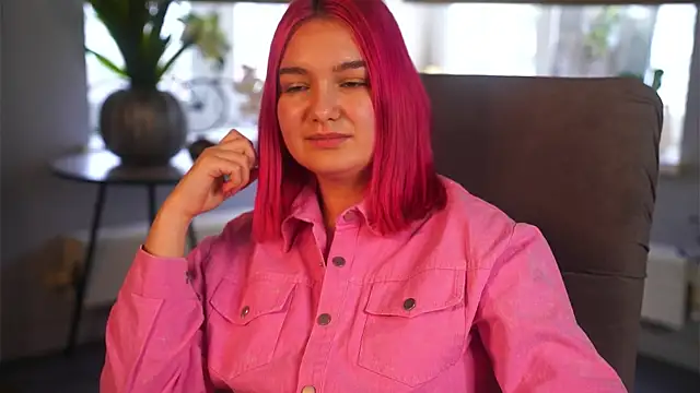 LindyMekee online show from 04-09-26, 06:19