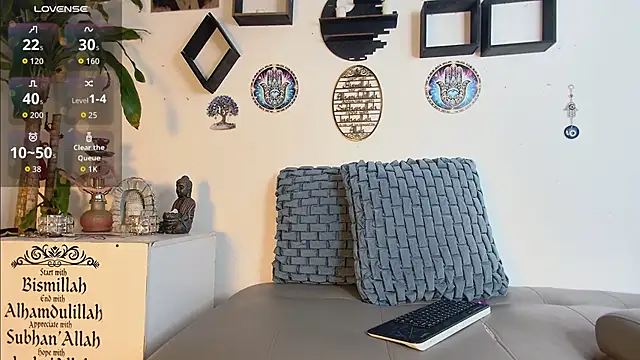 Snapshot of LunaBaxter_ chatting on 06-05-26, 12:33 LunaBaxter online show from 06-05-26, 12:33