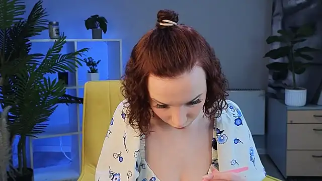 Snapshot of AdrieneChapp chatting on 04-10-26, 08:30 AdrieneChapp online show from 04-10-26, 08:30