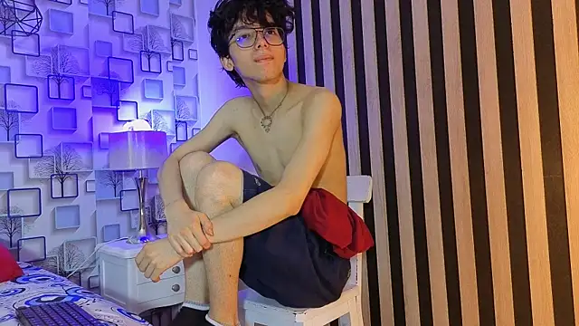 Snapshot of Twink_Sebas7 chatting on 04-09-26, 12:10 Twink Sebas7 online show from 04-09-26, 12:10