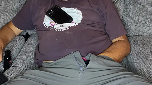 Snapshot of MikeHonchosFeet chatting on 08-04-26, 10:56 MikeHonchosFeet online show from 08-04-26, 10:56