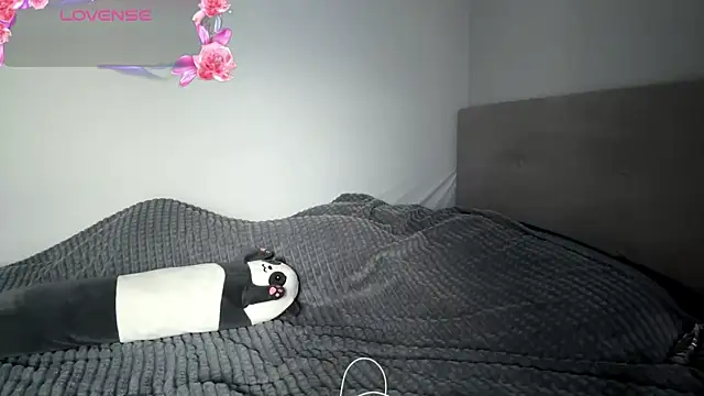 Snapshot of Thyeiysyla chatting on 04-11-26, 02:16 Thyeiysyla online show from 04-11-26, 02:16