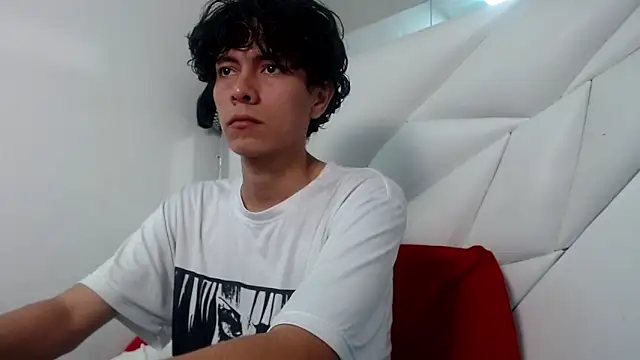 Snapshot of Shirowitheb chatting on 04-12-26, 12:21 Shirowitheb online show from 04-12-26, 12:21