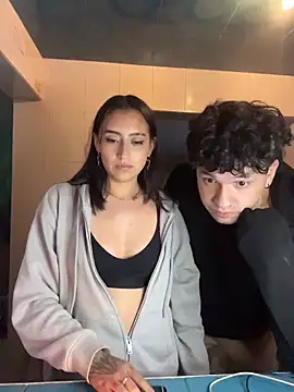 Snapshot of hotlatinocouple__ chatting on 07-15-26, 06:40 hotlatinocouple online show from 07-15-26, 06:40