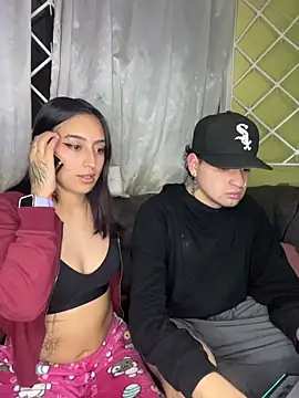 Snapshot of hotlatinocouple__ chatting on 07-16-26, 08:42 hotlatinocouple online show from 07-16-26, 08:42