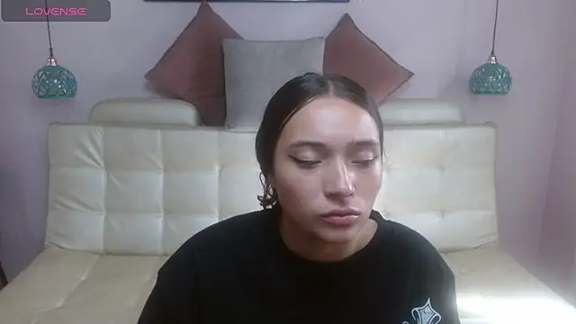 Marianne Cam online show from 04-20-26, 01:47