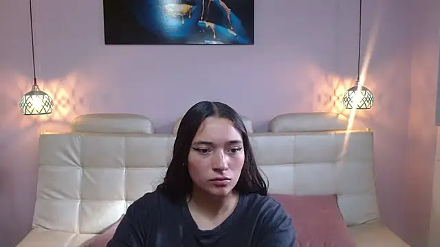 Marianne Cam online show from 05-20-26, 01:06