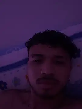 Snapshot of tslim1 chatting on 04-08-26, 10:32 tslim1 online show from 04-08-26, 10:32