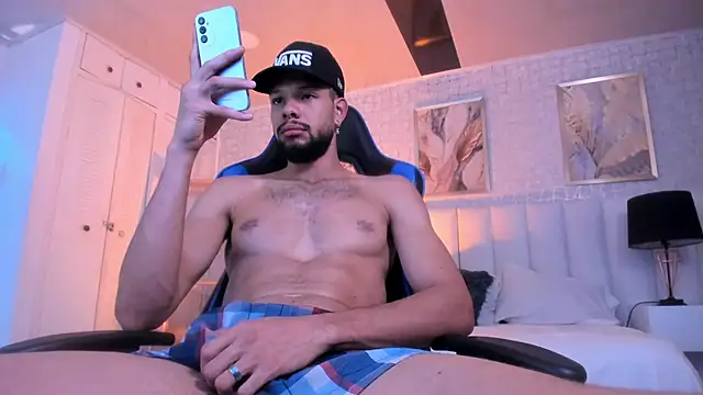 Snapshot of cero_khalifa chatting on 05-24-26, 02:33 cero khalifa online show from 05-24-26, 02:33
