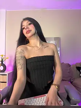 Snapshot of sweett_sophie1 chatting on 06-19-26, 10:13 sweett sophie1 online show from 06-19-26, 10:13
