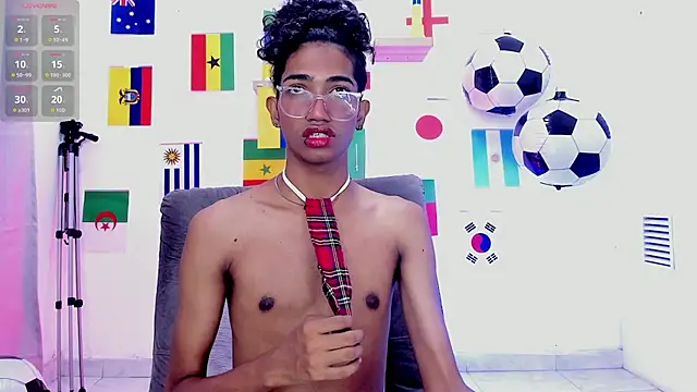 triiangel latinboy online show from 07-10-26, 12:41
