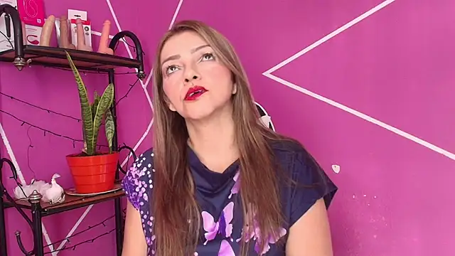 Snapshot of CarolMis_79 chatting on 06-10-26, 12:37 CarolMis 79 online show from 06-10-26, 12:37