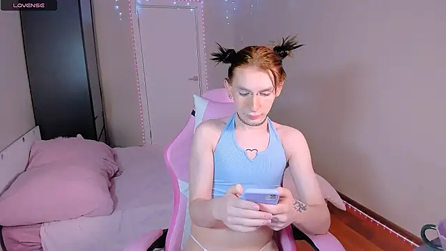 Mikaella Nicole online show from 04-11-26, 08:24