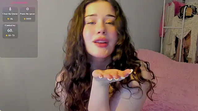 ChloeBlisss online show from 06-20-26, 05:43