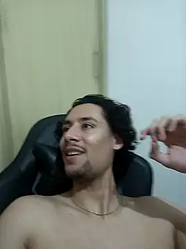 Emilprime online show from 04-10-26, 01:33