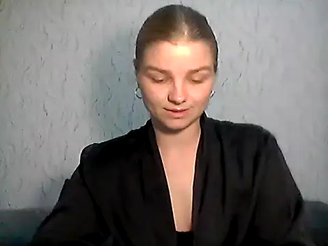 ElizaCrowe online show from 04-17-26, 06:44