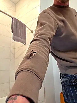 rawanduncut4u online show from 04-15-26, 09:27