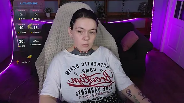 QwertyAnnie Lbo online show from 04-13-26, 05:13