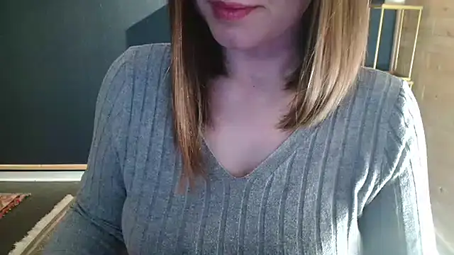 Snapshot of NicoleLove_ chatting on 06-07-26, 02:16 NicoleLove online show from 06-07-26, 02:16