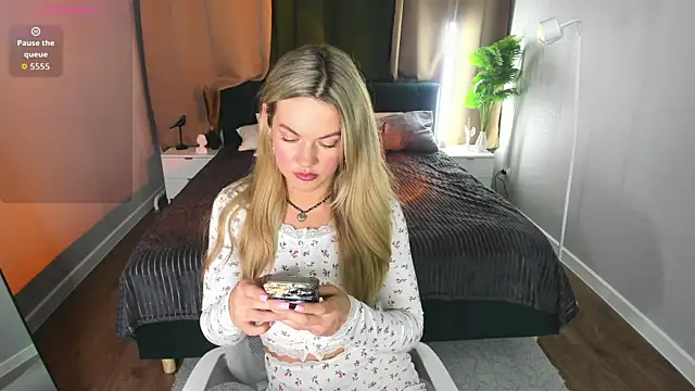 Jennifer Perezz online show from 06-10-26, 05:01