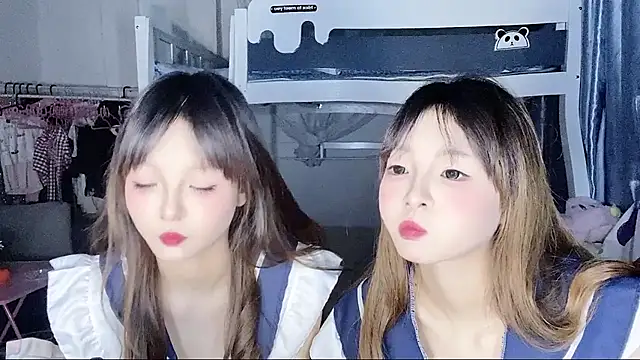 xiaoqiao-daqiao online show from 04-12-26, 02:22