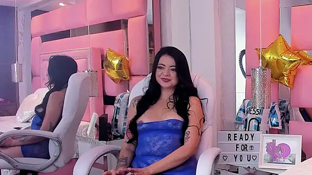 Snapshot of LeilaScott chatting on 06-20-26, 02:47 LeilaScott online show from 06-20-26, 02:47