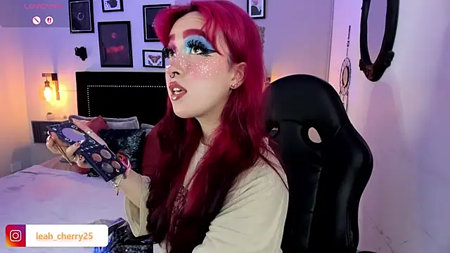 Leah cherry online show from 05-07-26, 04:51