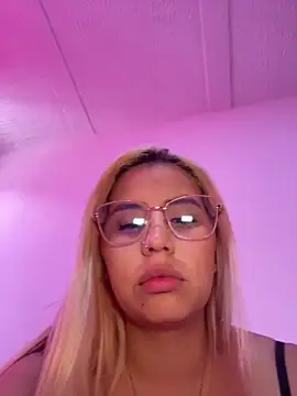 Snapshot of Aliss_Taylor1 chatting on 04-28-26, 03:39 Aliss Taylor1 online show from 04-28-26, 03:39