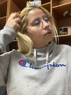 Snapshot of Aliss_Taylor1 chatting on 04-29-26, 12:09 Aliss Taylor1 online show from 04-29-26, 12:09
