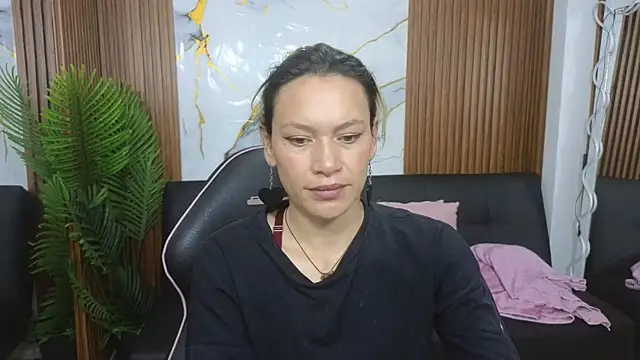 Snapshot of alonddra_tay chatting on 06-08-26, 11:32 alonddra tay online show from 06-08-26, 11:32