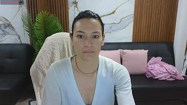 Snapshot of alonddra_tay chatting on 06-09-26, 11:33 alonddra tay online show from 06-09-26, 11:33