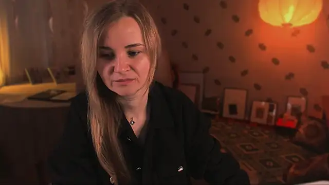 MiaSparkes online show from 05-27-26, 07:05