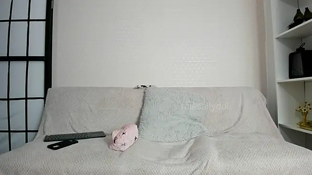 Snapshot of missallydoll chatting on 06-01-26, 11:12 missallydoll online show from 06-01-26, 11:12