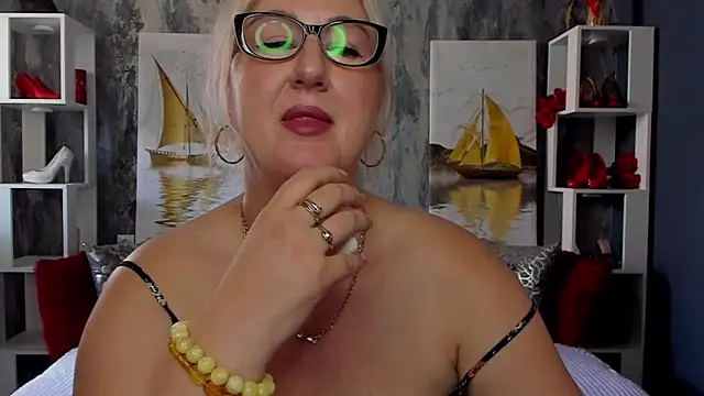 Snapshot of DianaFrances chatting on 05-08-26, 10:09 DianaFrances online show from 05-08-26, 10:09