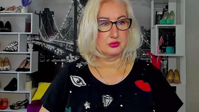 Snapshot of DianaFrances chatting on 05-16-26, 10:23 DianaFrances online show from 05-16-26, 10:23