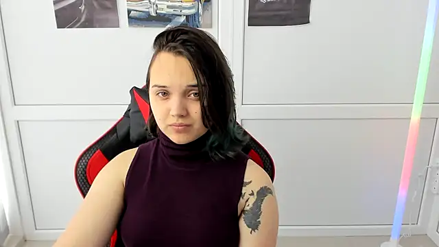 Caroline cutte online show from 05-13-26, 06:44