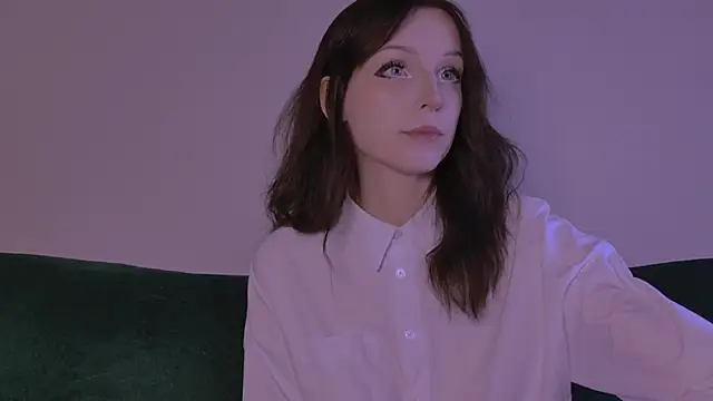 claire bennett  online show from 04-15-26, 01:23