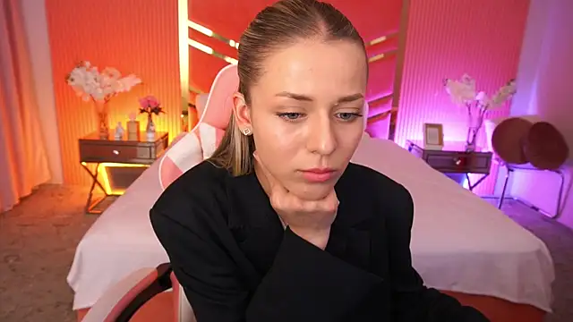 Snapshot of DoveLovee chatting on 05-18-26, 12:55 DoveLovee online show from 05-18-26, 12:55