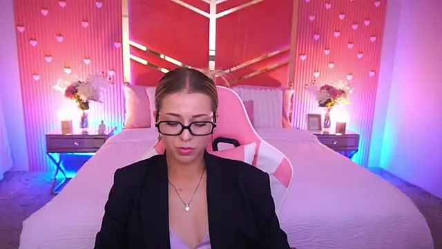Snapshot of DoveLovee chatting on 07-10-26, 05:56 DoveLovee online show from 07-10-26, 05:56