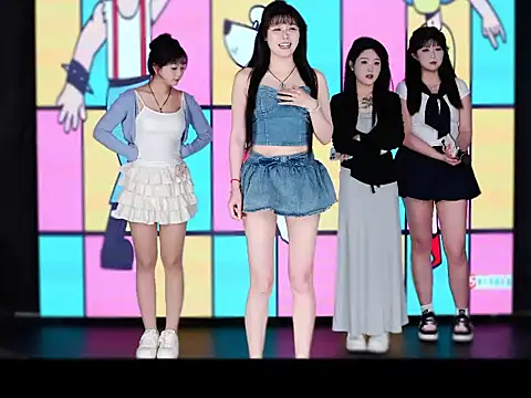 Snapshot of zhangqiqi1 chatting on 04-12-26, 02:44 zhangqiqi1 online show from 04-12-26, 02:44