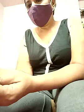 Snapshot of Tamilaunty35 chatting on 04-30-26, 03:35 Tamilaunty35 online show from 04-30-26, 03:35