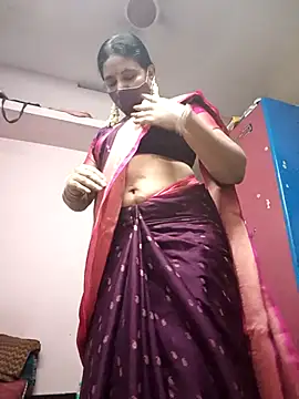 Snapshot of Tamilaunty35 chatting on 05-05-26, 04:48 Tamilaunty35 online show from 05-05-26, 04:48