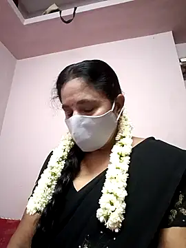 Snapshot of Tamilaunty35 chatting on 05-06-26, 05:07 Tamilaunty35 online show from 05-06-26, 05:07