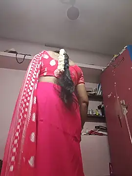 Snapshot of Tamilaunty35 chatting on 05-16-26, 03:11 Tamilaunty35 online show from 05-16-26, 03:11